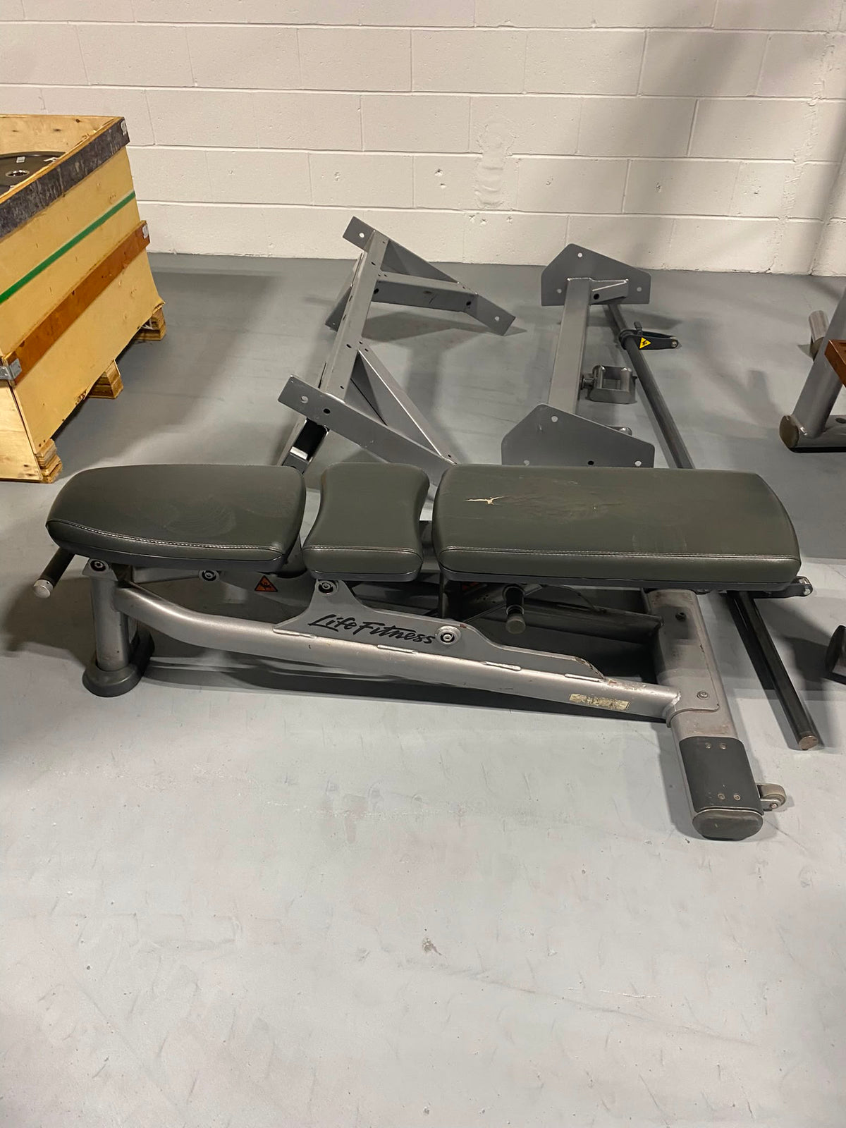 Life Fitness Adjustable Bench - Gym Trader