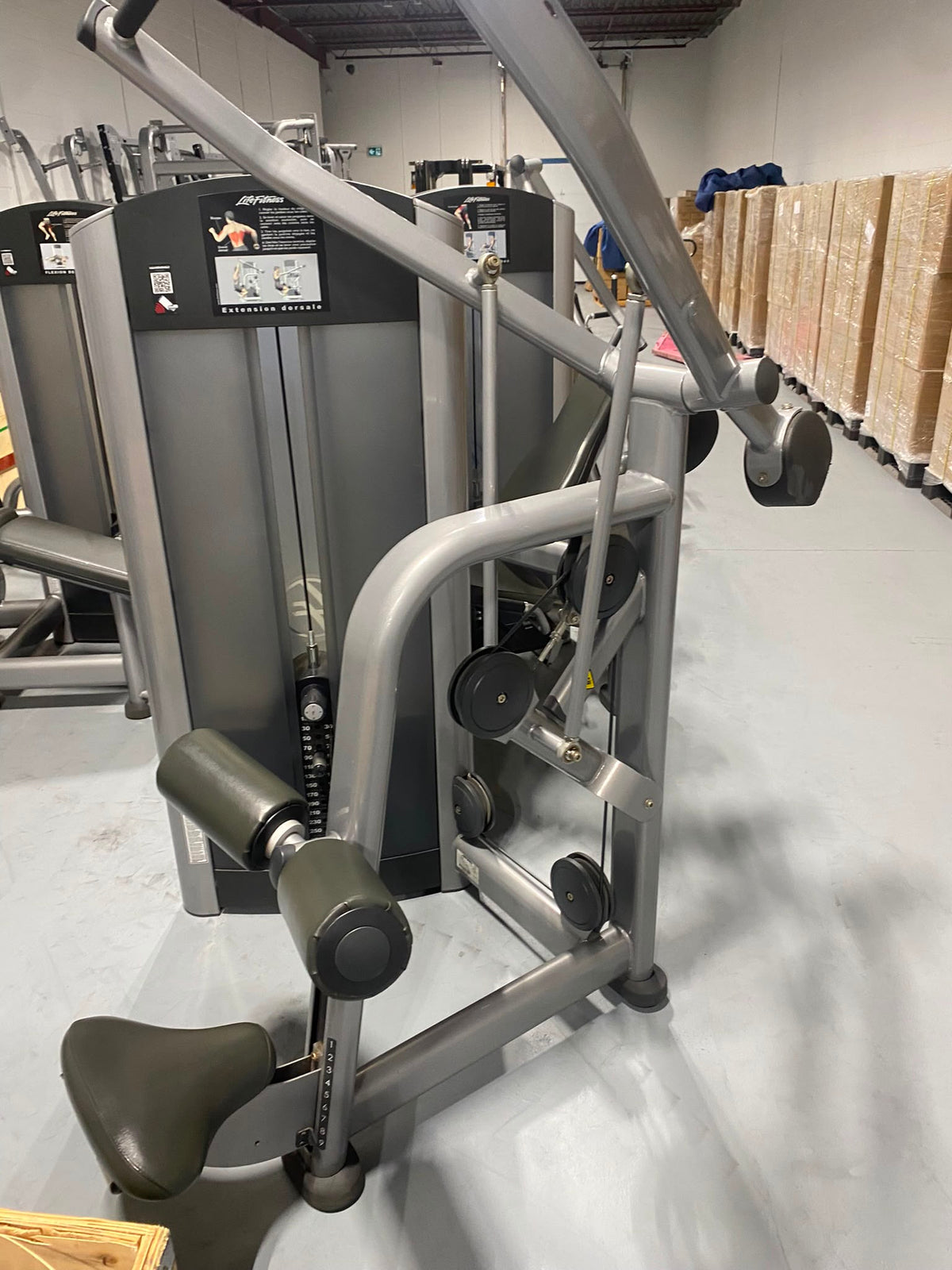 Life Fitness Selectorized Lat Pulldown - Gym Trader