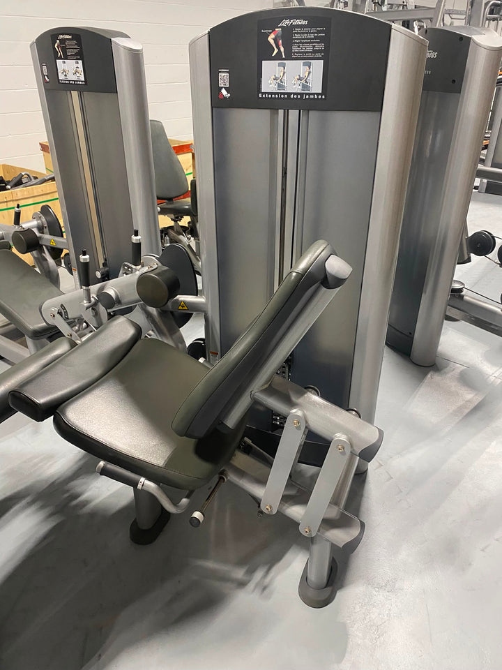Life Fitness Selectorized Leg Extension - Gym Trader